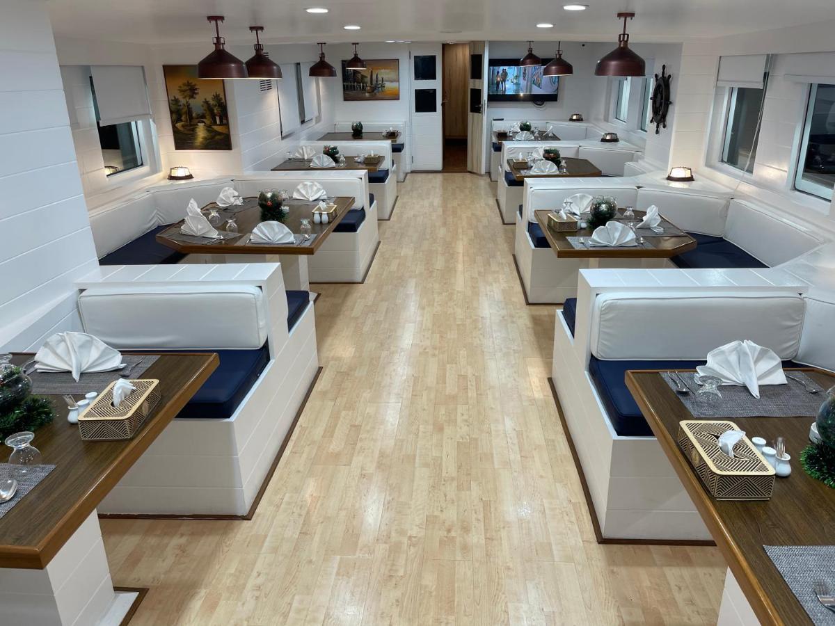 Fleet Club Mahrousa Alexandrie Extérieur photo The interior of the restaurant